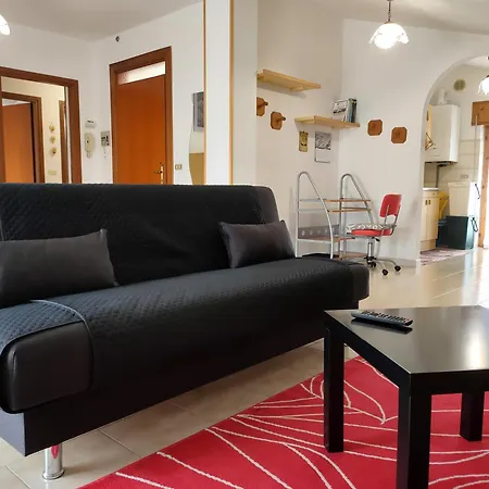 Attico Mansardato Luminoso Apartment